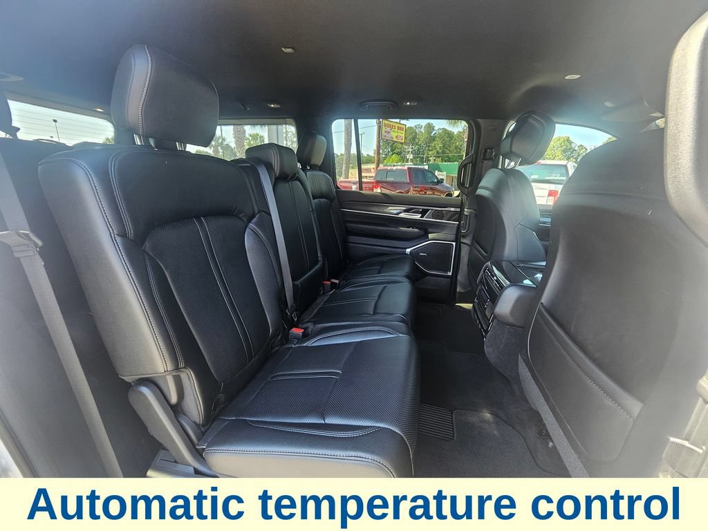Used 2023 Jeep Wagoneer 4WD image 28