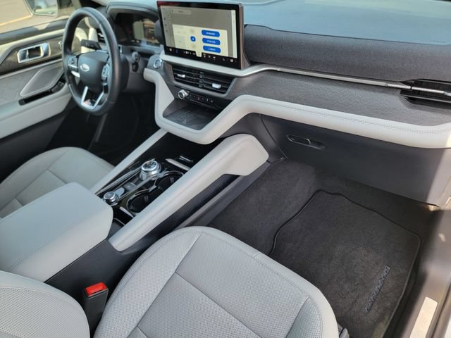 Certified 2025 Ford Explorer Platinum w/ LUX Leather Package AWD/4WD image 26