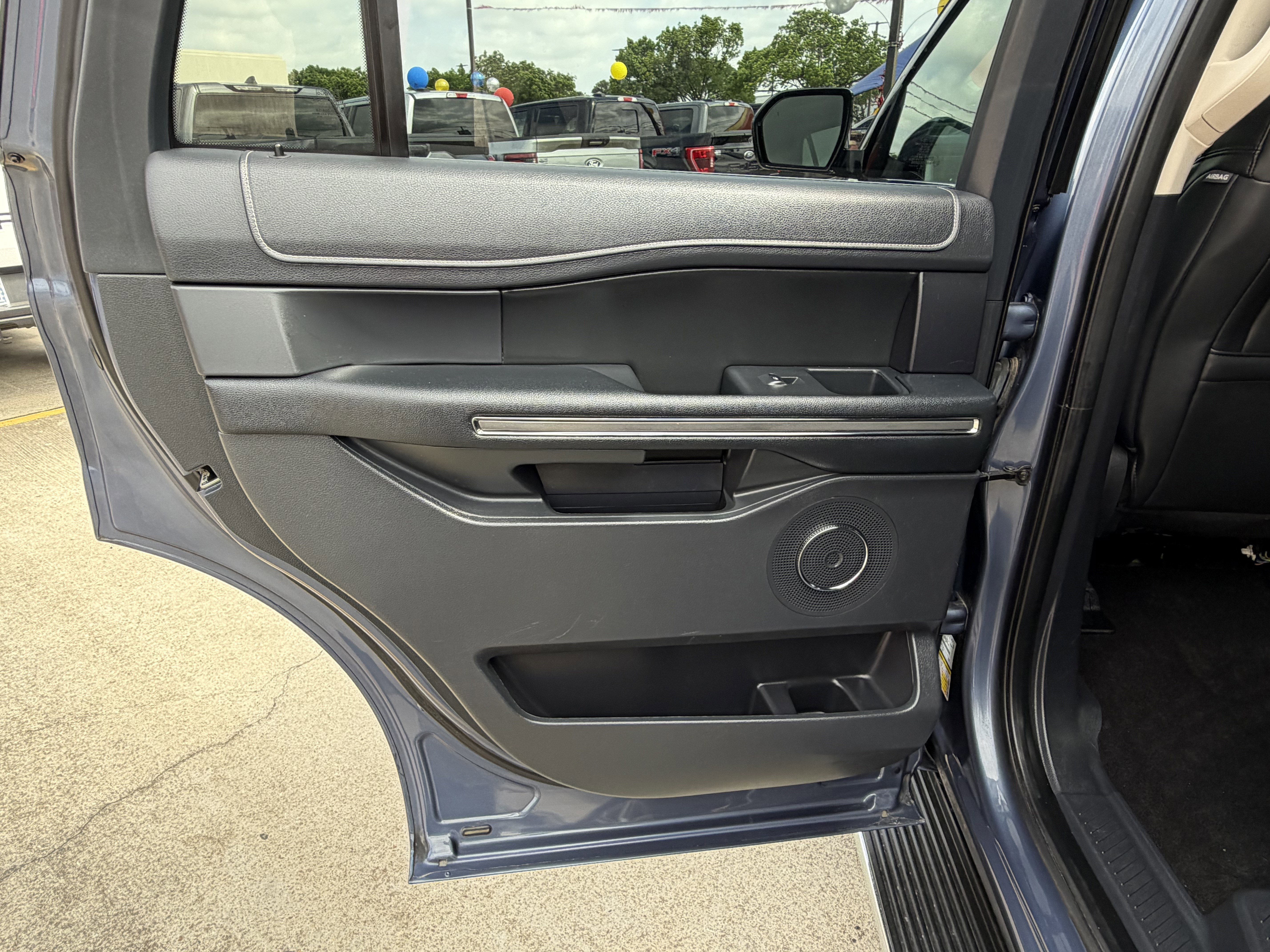 Certified 2022 Ford Expedition XLT image 15