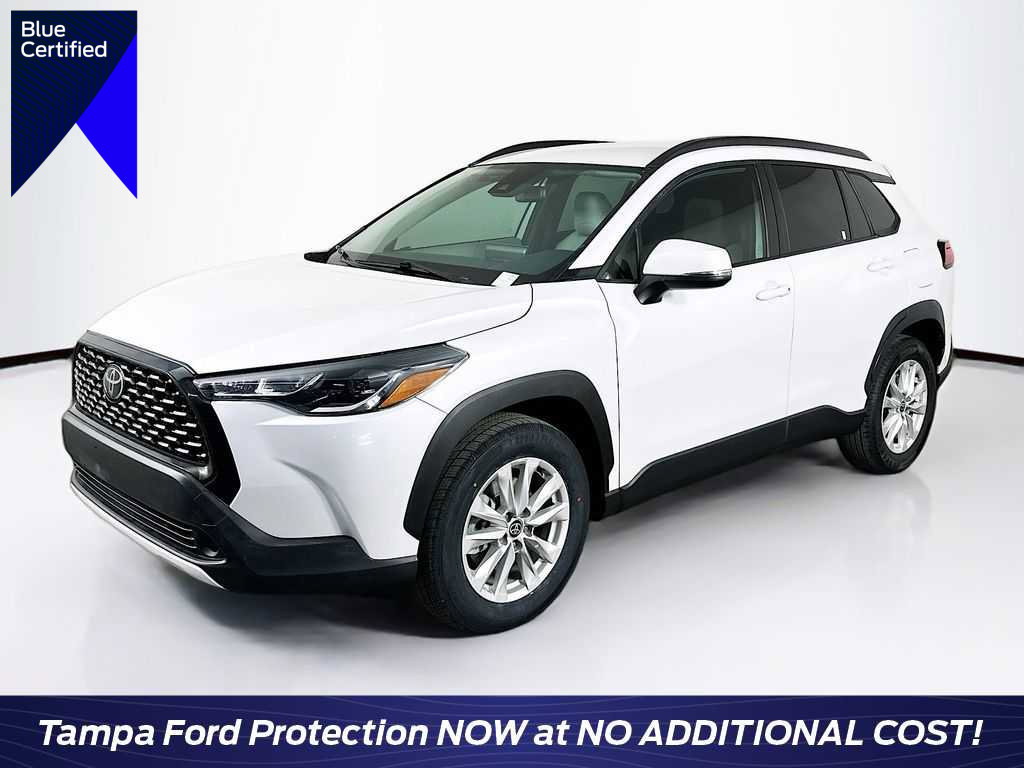 Used 2022 Toyota Corolla Cross LE image 1