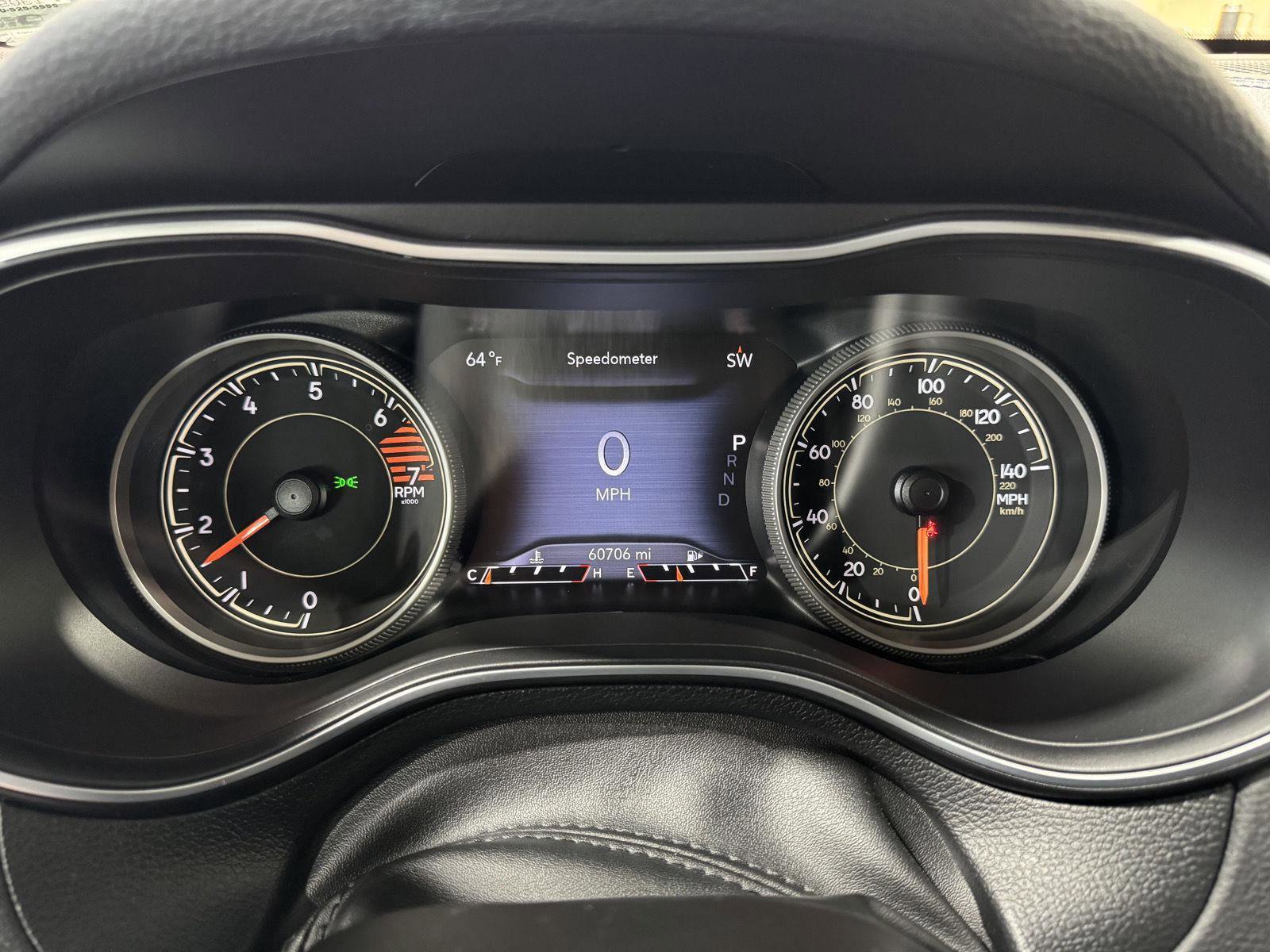 Used 2023 Jeep Cherokee Altitude Lux AWD/4WD image 3