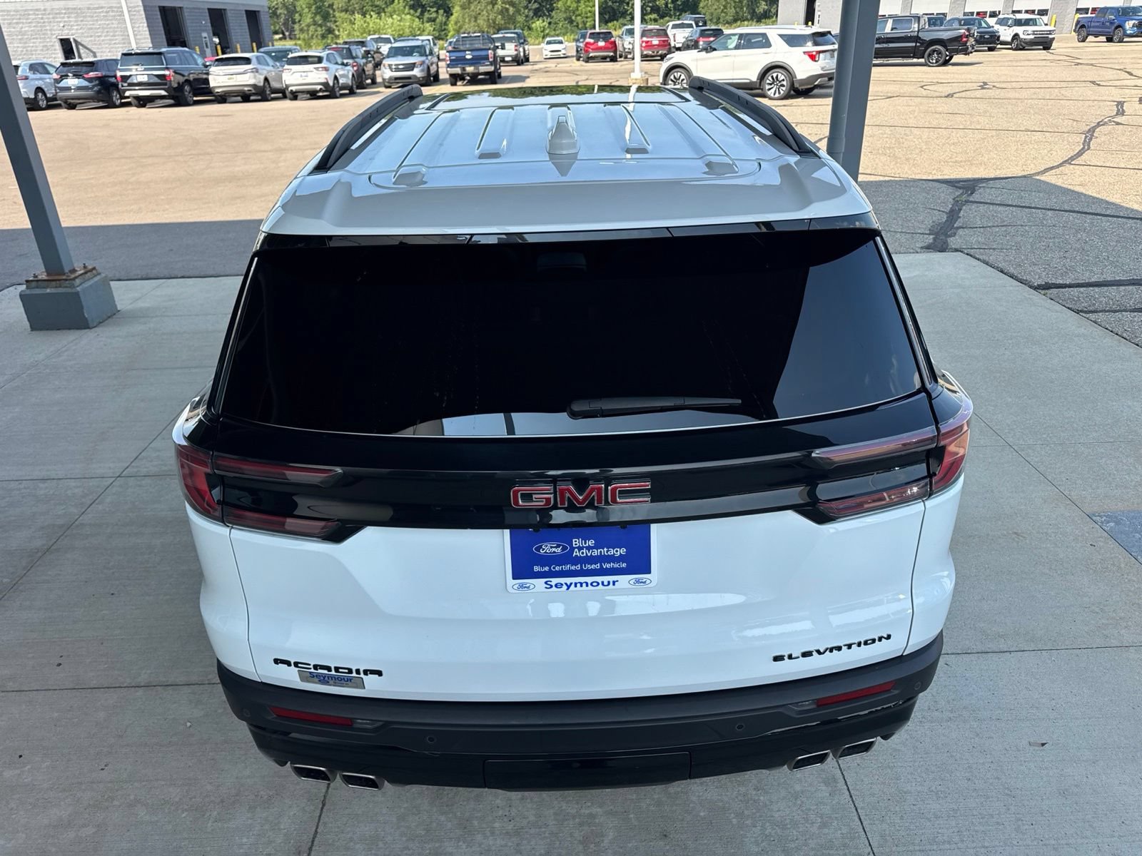 Used 2024 GMC Acadia Elevation w/ Black Edition FWD image 7