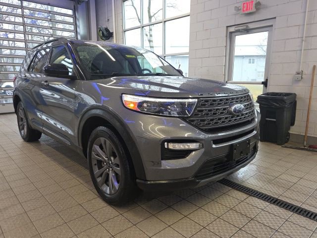 Certified 2022 Ford Explorer XLT w/ Equipment Group 202A image 1