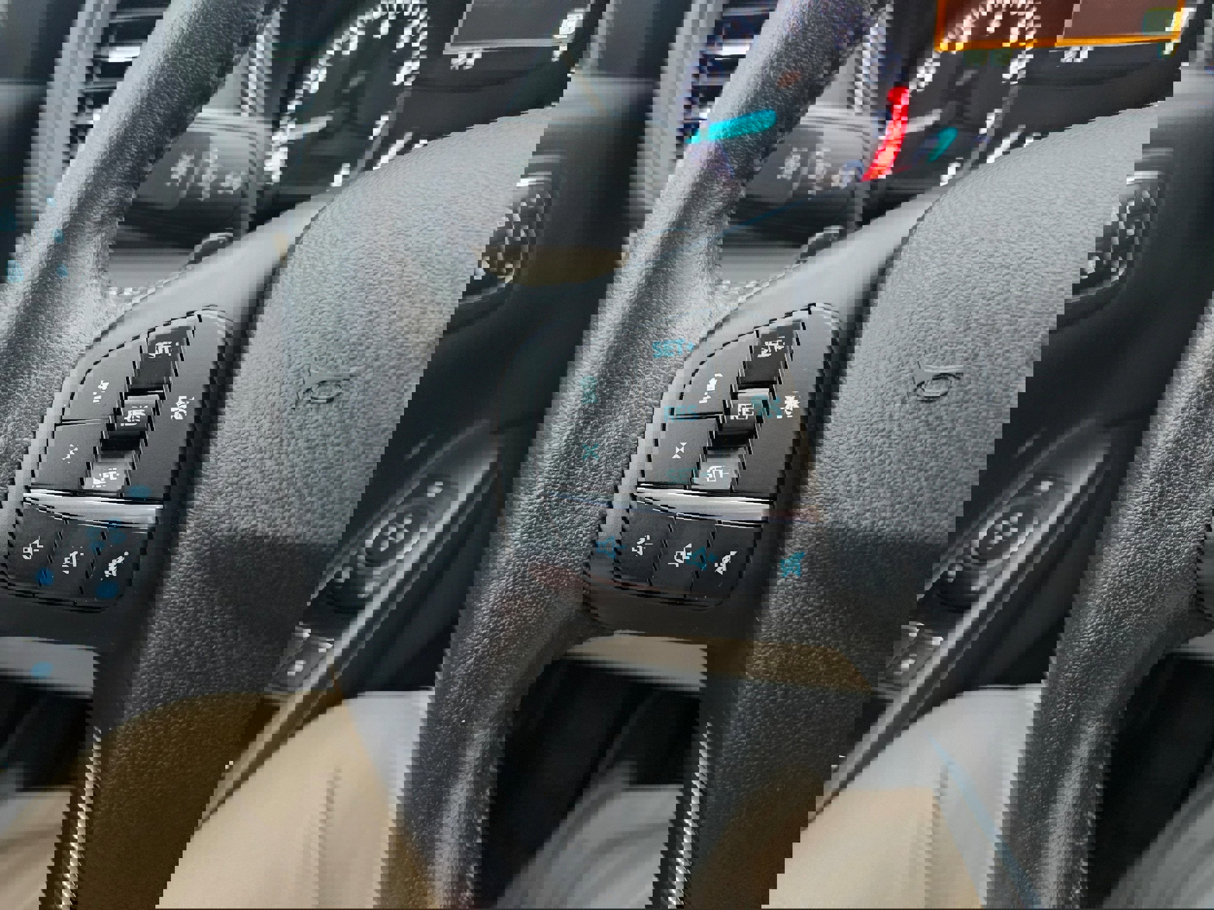 Certified 2020 Ford Escape SEL image 18