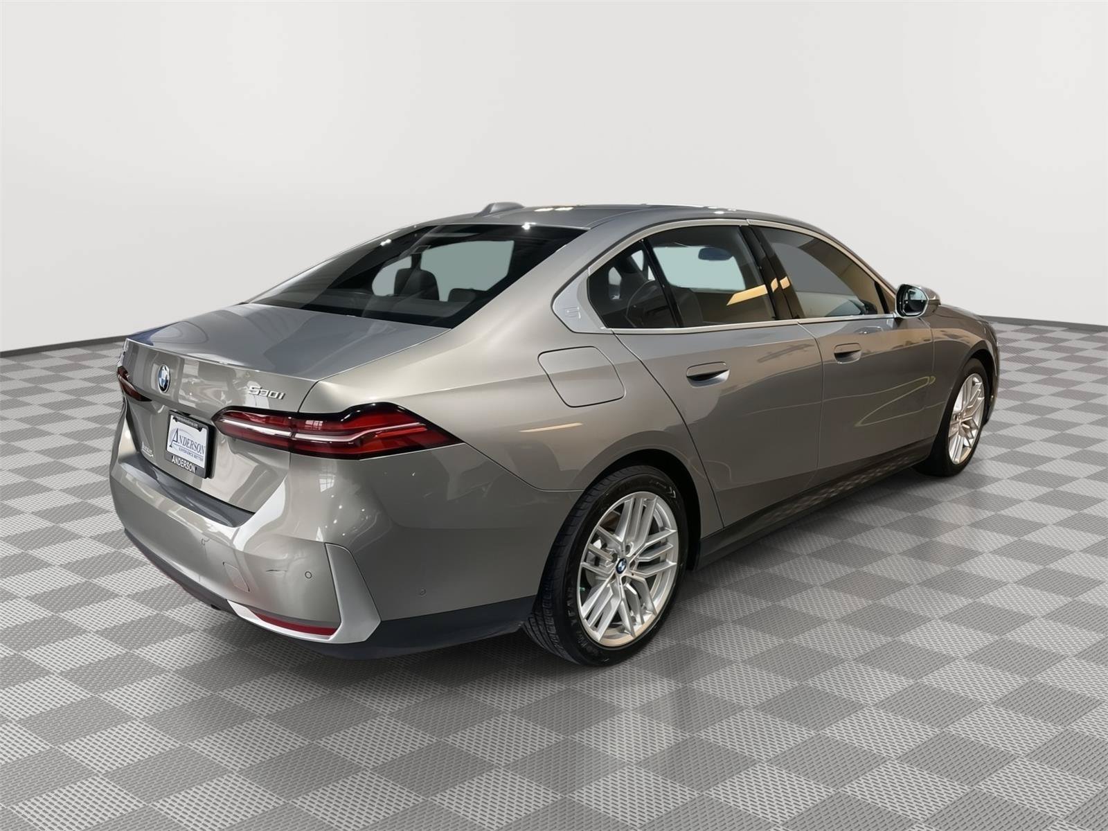 Used 2024 BMW 530i xDrive w/ Premium Package AWD/4WD image 7