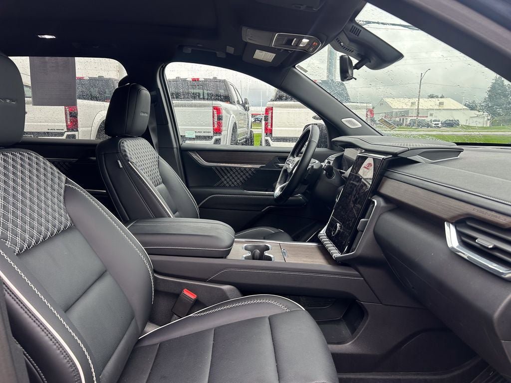 Used 2025 GMC Acadia Denali w/ Super Cruise Package AWD/4WD image 24