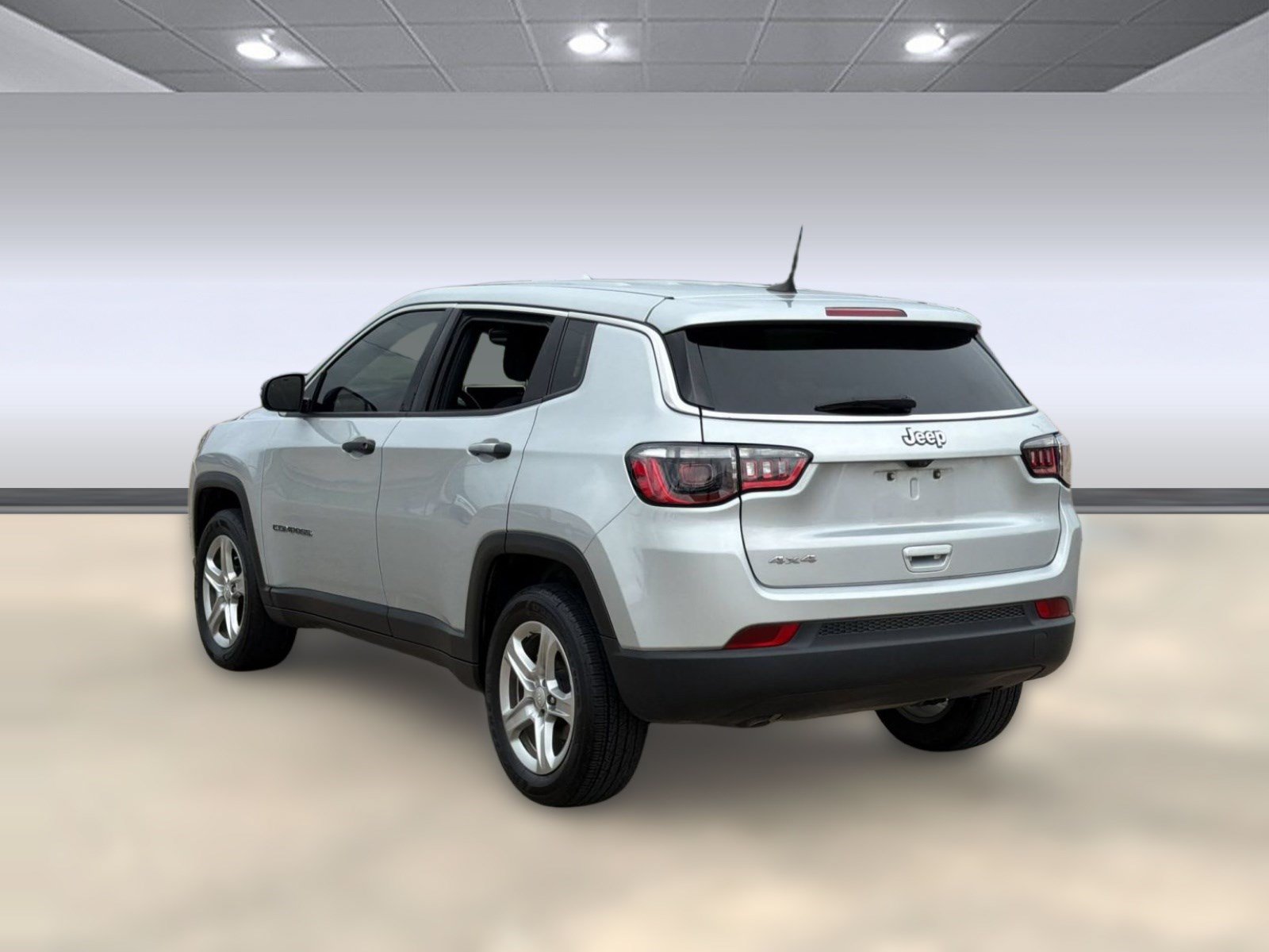 Used 2024 Jeep Compass Sport AWD/4WD image 3