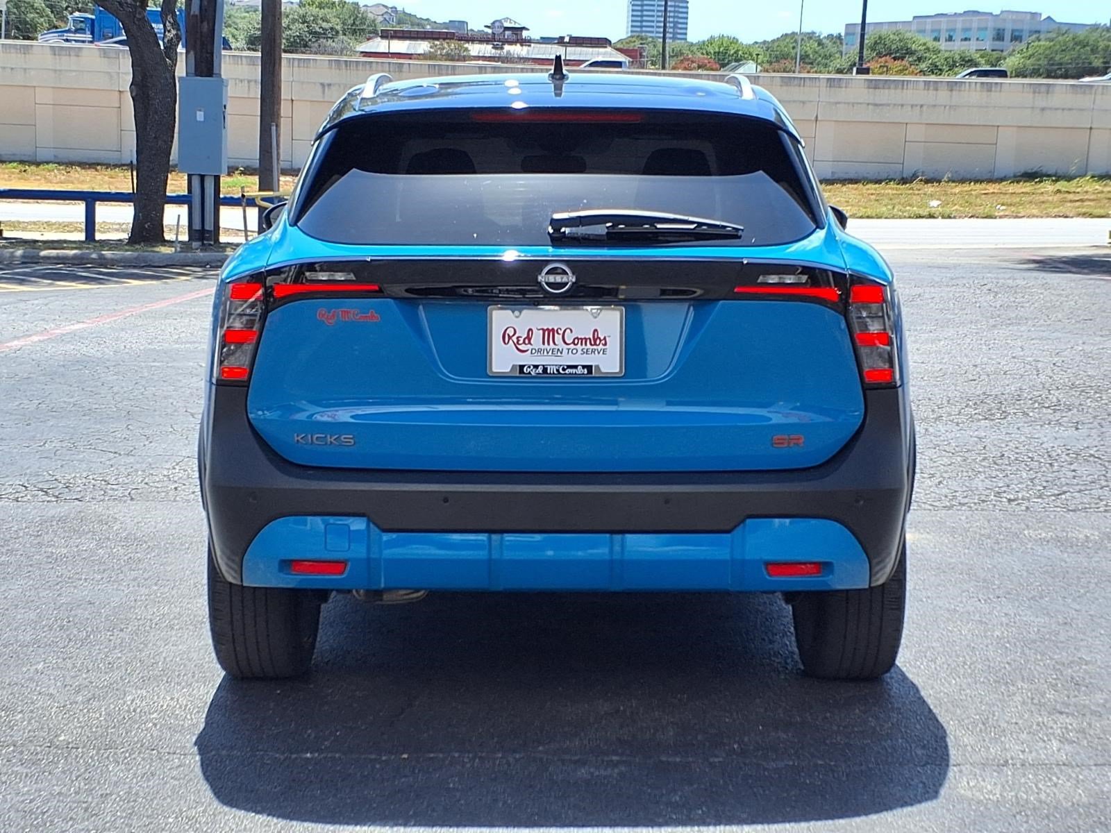 Used 2025 Nissan Kicks SR w/ SR Premium Package FWD image 7