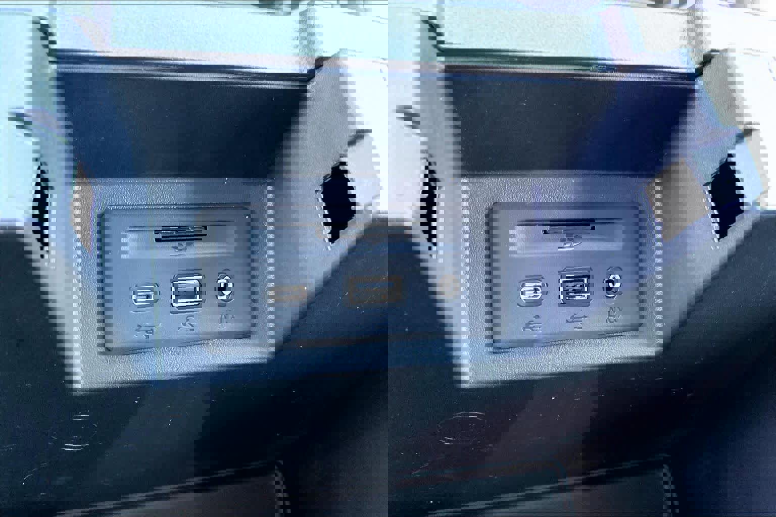 Used 2022 Chevrolet Silverado 2500 LTZ w/ LTZ Convenience Package image 33