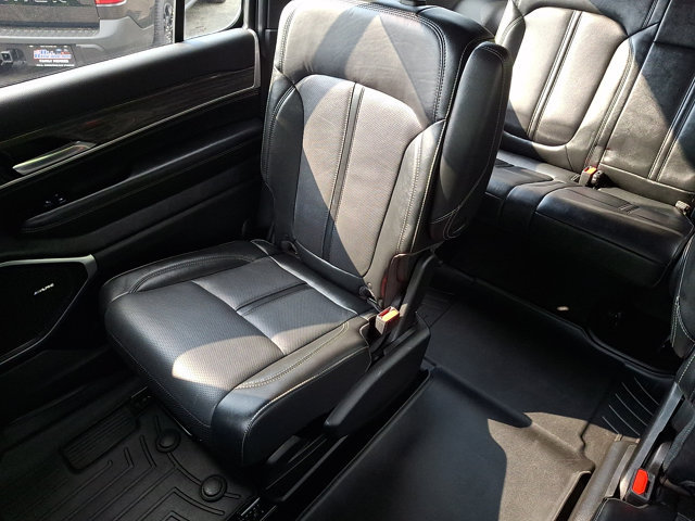 Used 2022 Jeep Wagoneer Series III w/ Flexible Seating Group AWD/4WD image 18