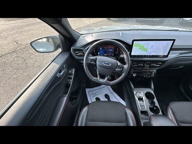 Certified 2024 Ford Escape ST-Line w/ Tech Pack #1 AWD/4WD image 13