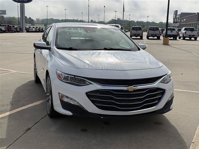 Used 2024 Chevrolet Malibu LT FWD image 2