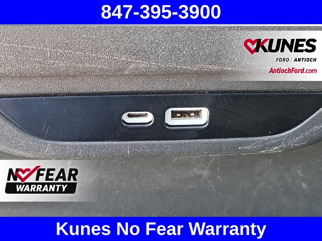 Used 2025 Chrysler Pacifica Select FWD image 38