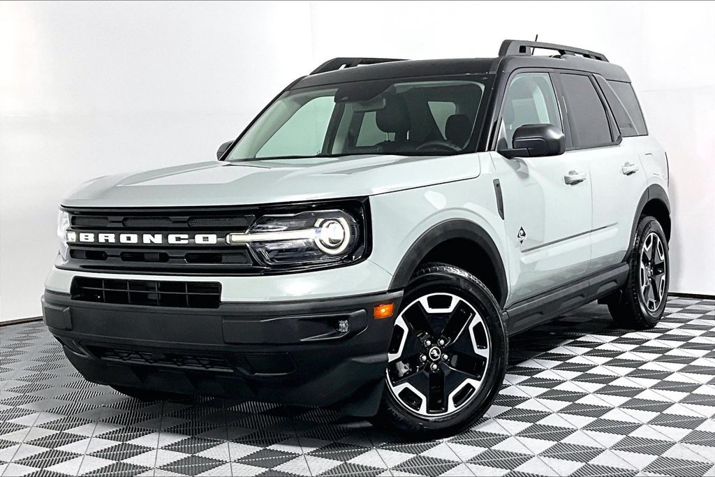 Certified 2024 Ford Bronco Sport Outer Banks w/ Tech Package AWD/4WD image 2
