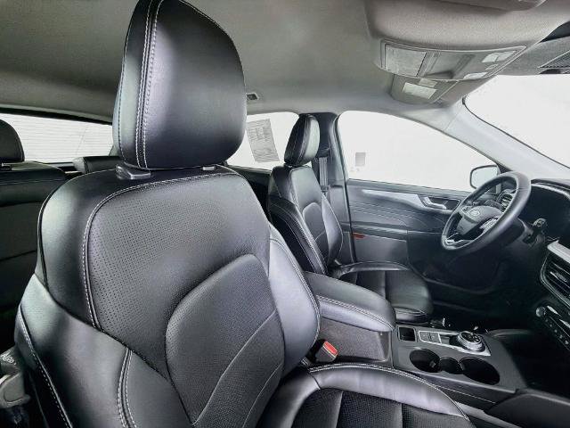 Certified 2024 Ford Escape Platinum AWD/4WD image 28