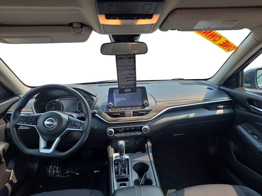 Used 2025 Nissan Altima 2.5 SV AWD/4WD image 14