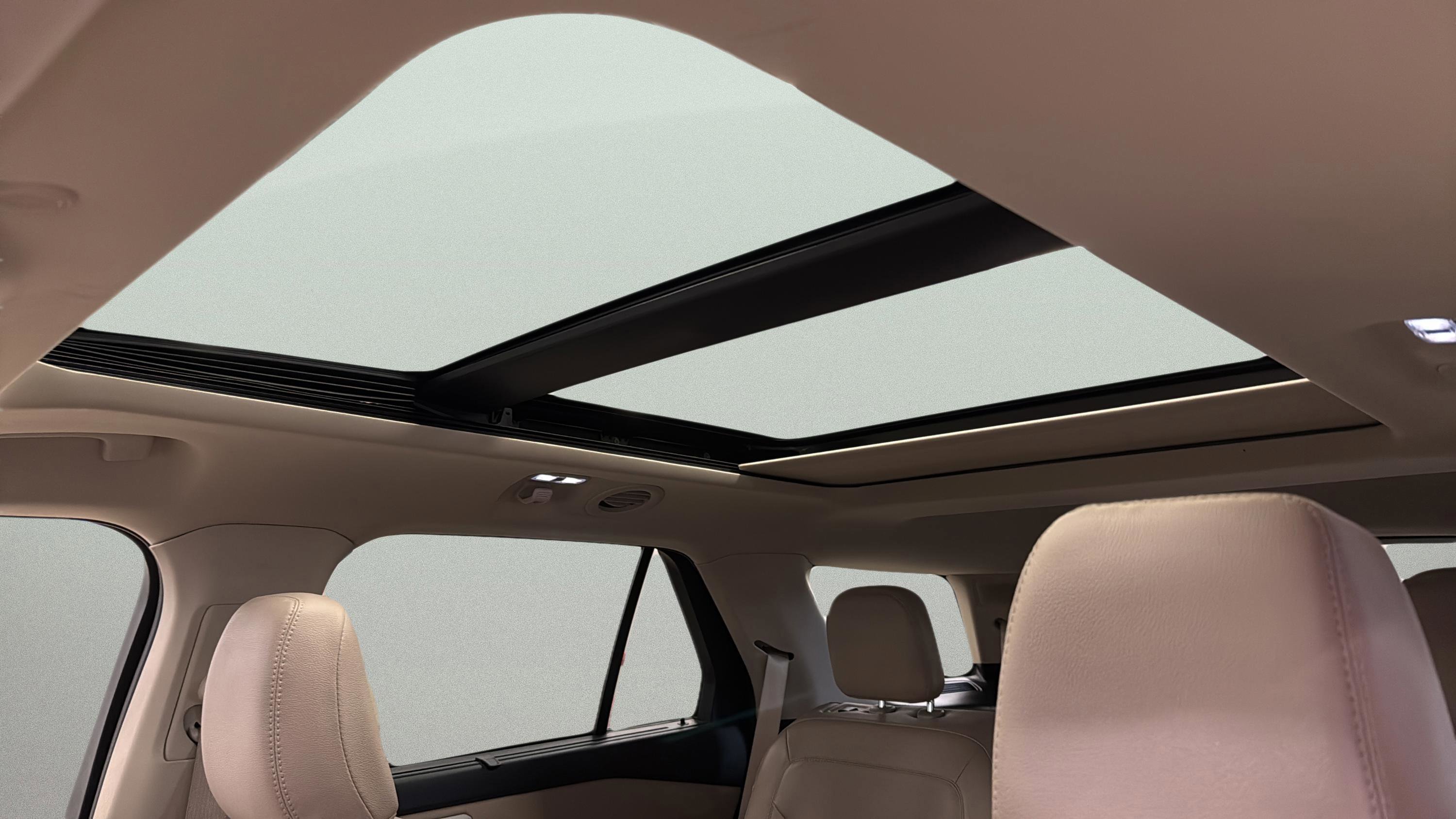 Certified 2021 Ford Explorer Limited w/ Equipment Group 301A image 12