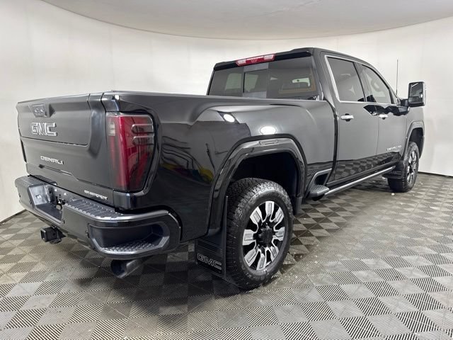 Used 2025 GMC Sierra 3500 Denali Ultimate AWD/4WD image 3