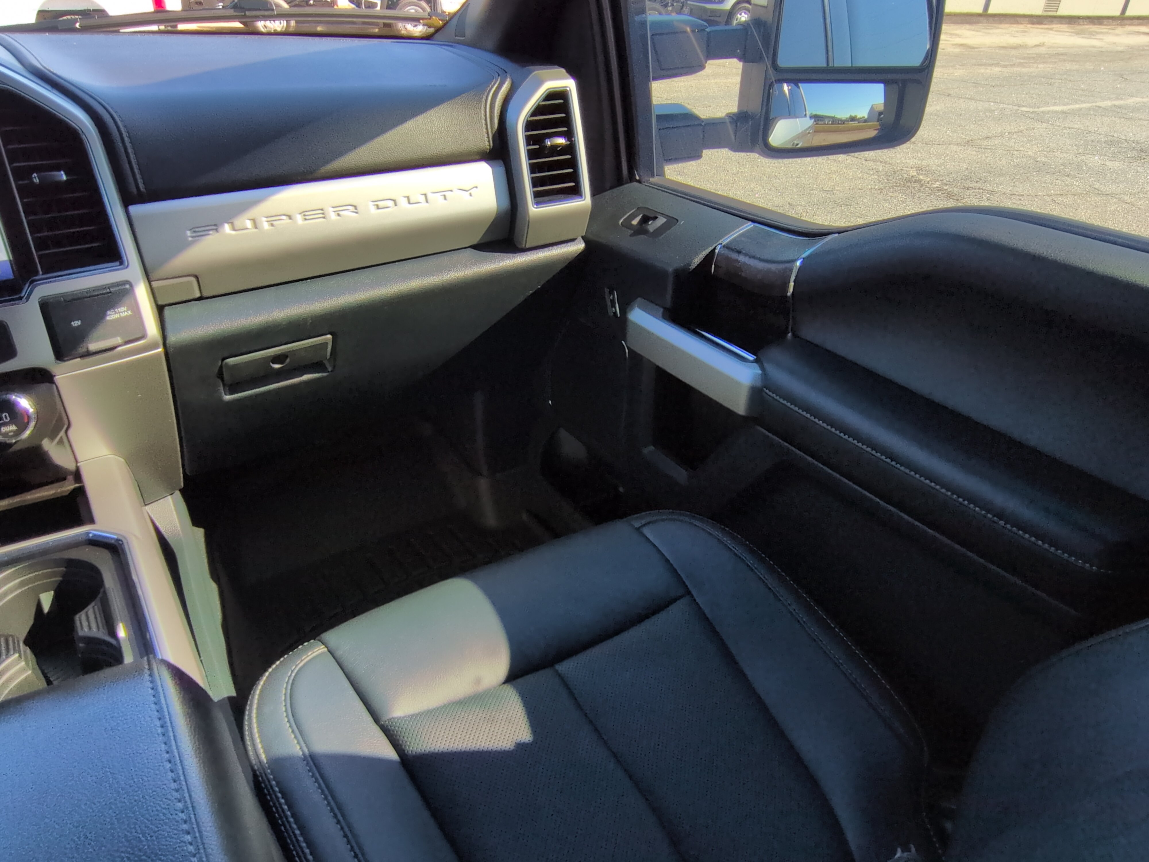 Certified 2022 Ford F250 Lariat w/ Lariat Value Package AWD/4WD image 15