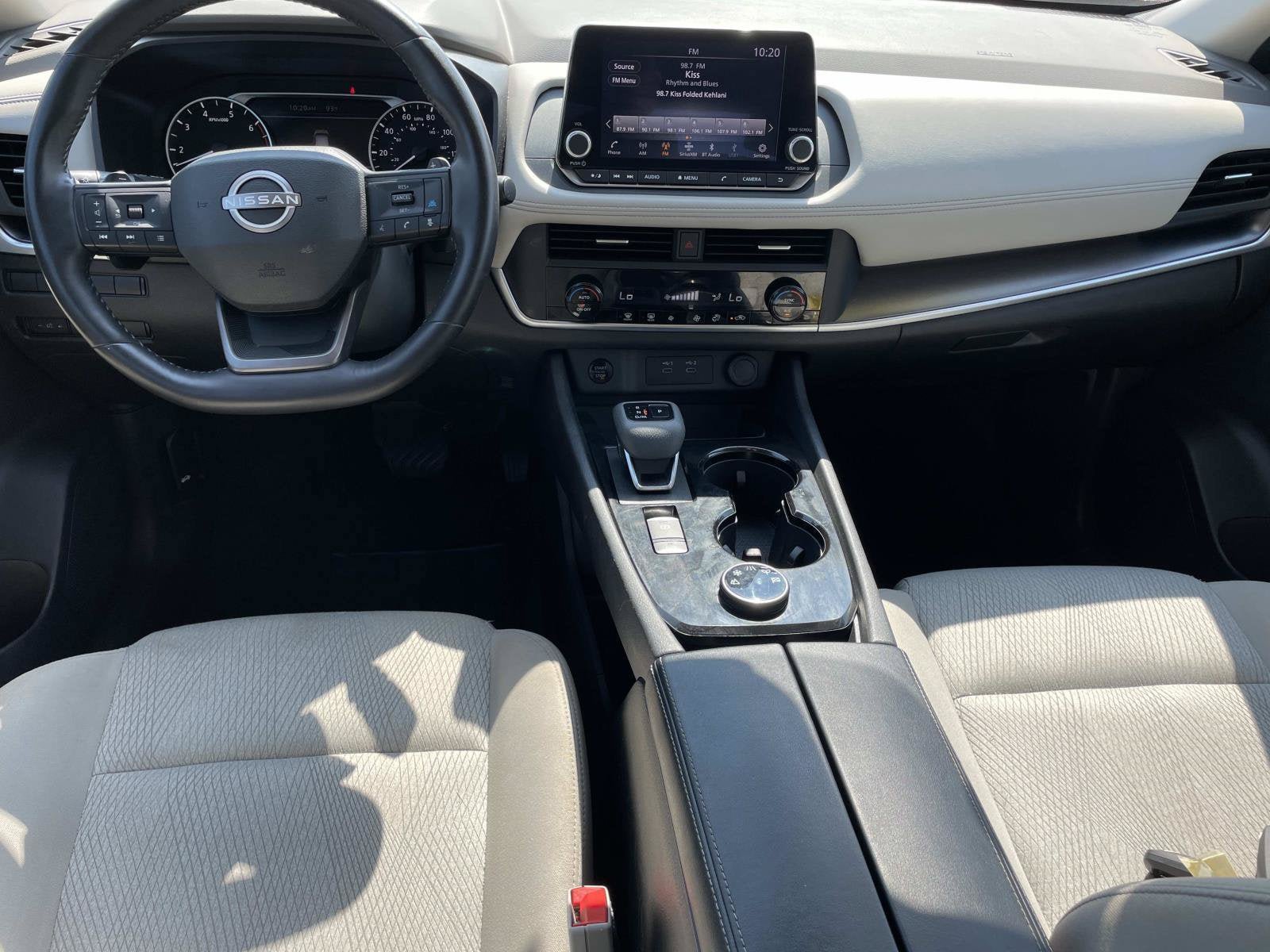 Used 2025 Nissan Rogue SV AWD/4WD image 15