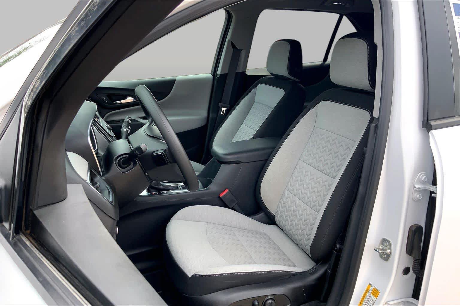 Used 2023 Chevrolet Equinox LS w/ LS Convenience Package FWD image 8