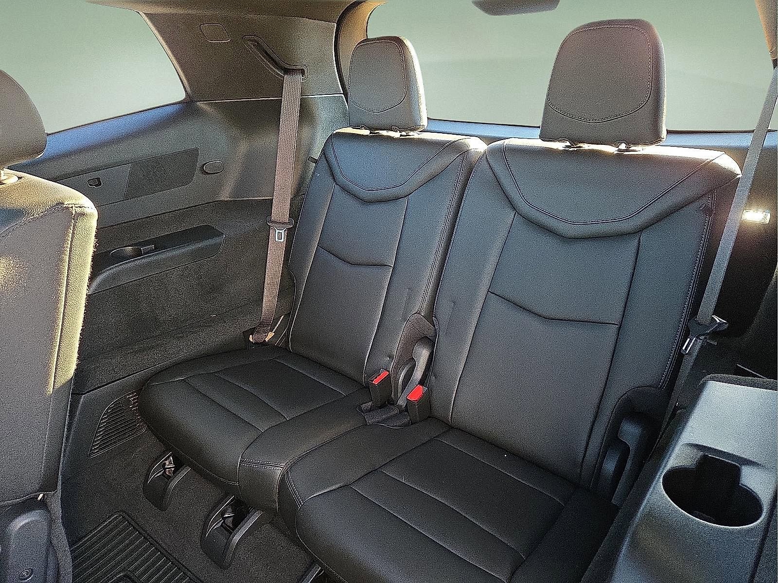 Used 2024 Cadillac XT6 Luxury image 10