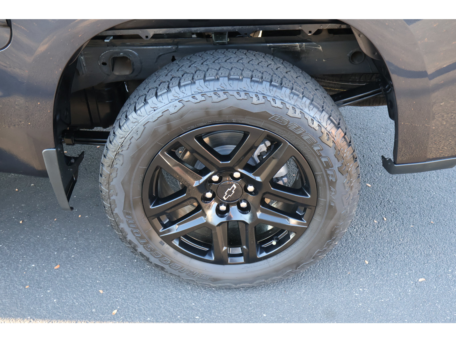 Used 2024 Chevrolet Silverado 1500 LT RWD image 17