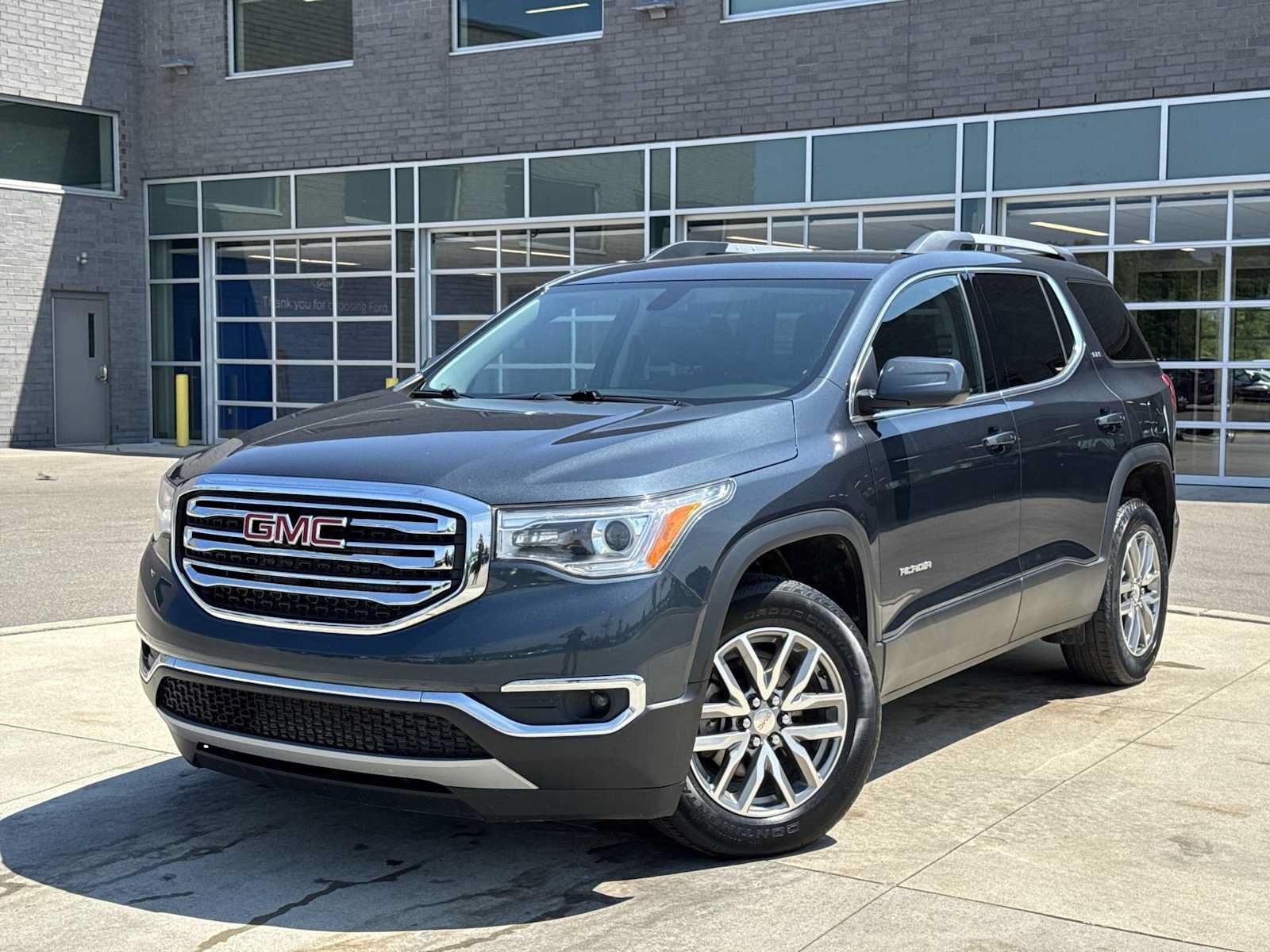 Used 2019 GMC Acadia SLE w/ LPO, Floor Liner Package FWD image 1