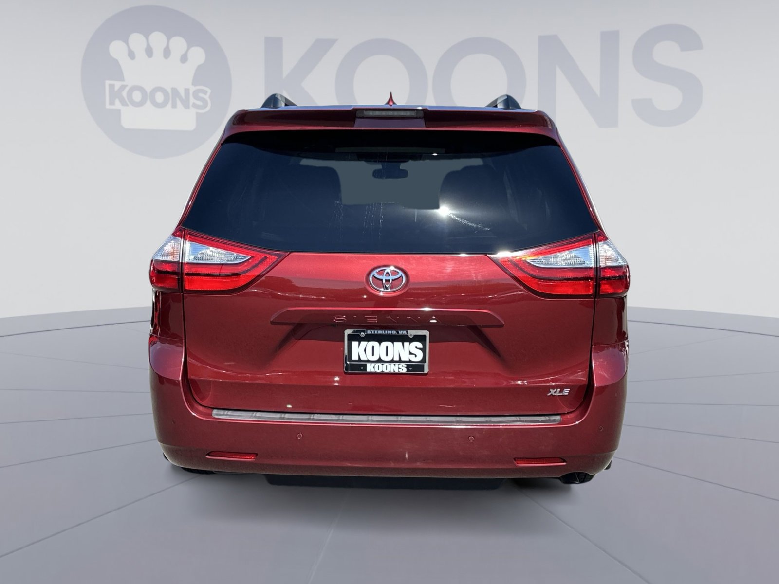 Used 2018 Toyota Sienna XLE w/ XLE Navigation Package FWD image 10