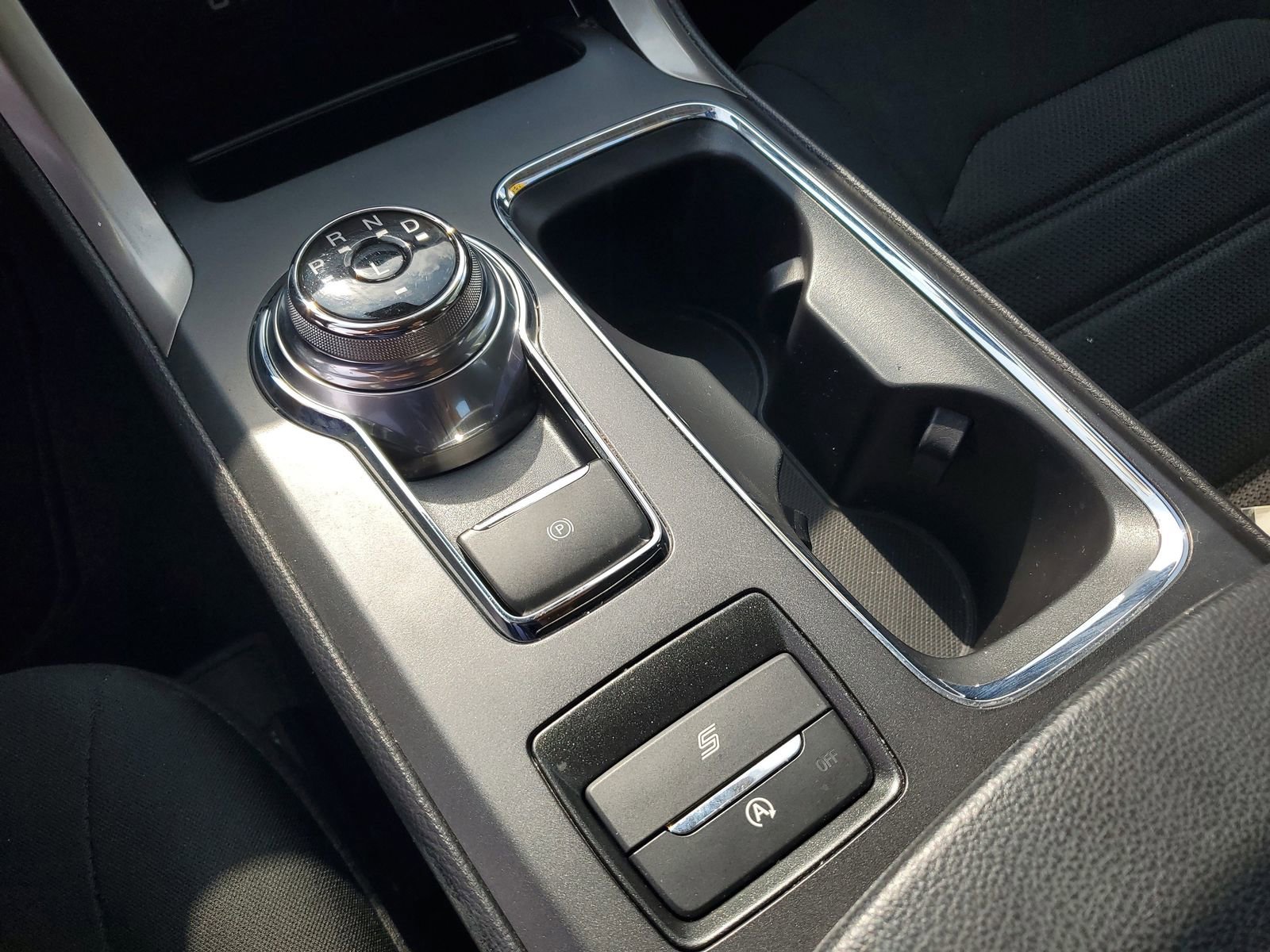 Certified 2020 Ford Fusion SE FWD image 27