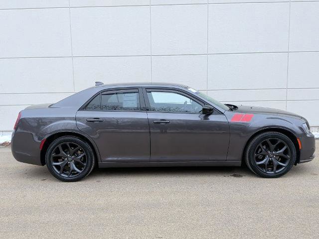 Used 2022 Chrysler 300 Touring w/ Sport Appearance Package image 2