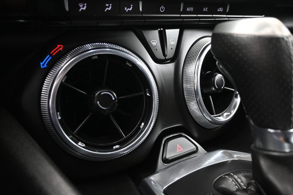 Used 2018 Chevrolet Camaro SS RWD image 17