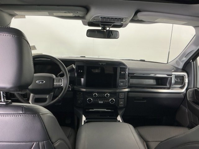 Certified 2025 Ford F450 Lariat w/ FX4 Off-Road Package image 28