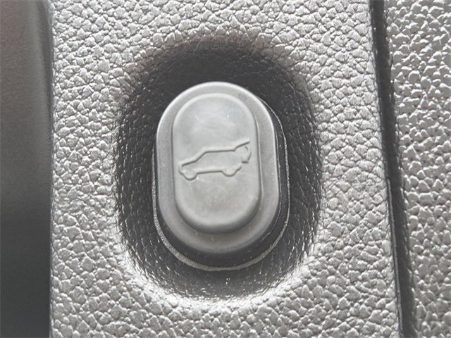 Used 2019 GMC Yukon Denali w/ Denali Ultimate Package image 13