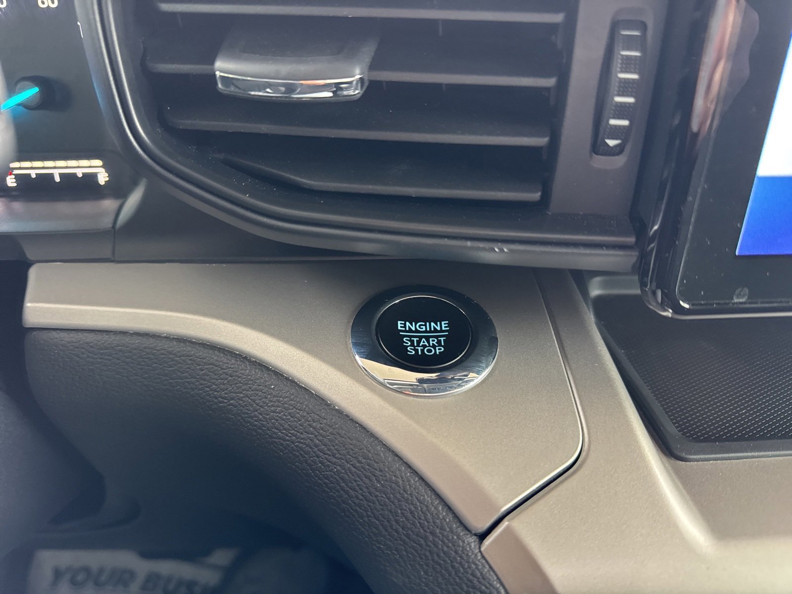 Certified 2023 Ford Explorer XLT image 31