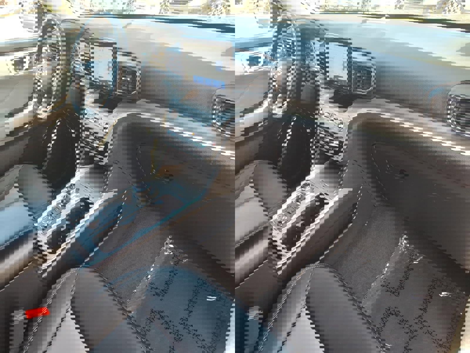 Certified 2022 Ford Explorer XLT w/ Equipment Group 202A image 10