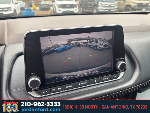 Used 2023 Nissan Rogue SV w/ SV Premium B Package image 21