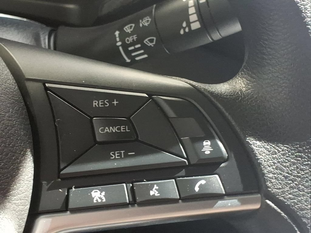 Used 2025 Nissan Sentra SV FWD image 21