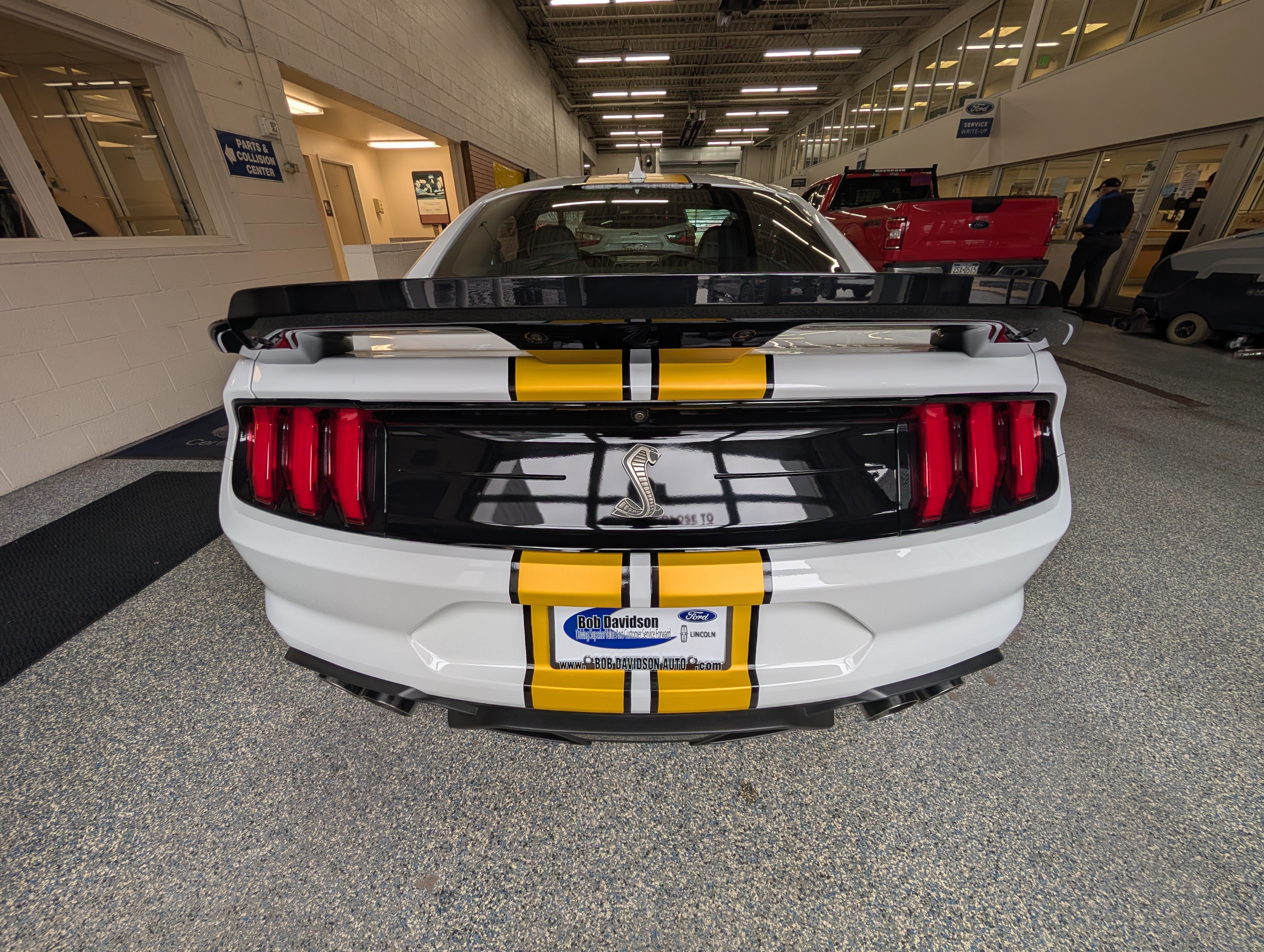 Certified 2022 Ford Mustang Shelby GT500 w/ Technology Package RWD image 5