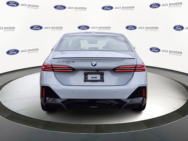 Used 2024 BMW 540i xDrive w/ Premium Package image 4