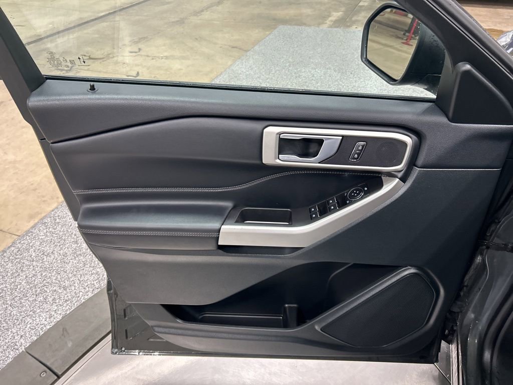 Certified 2023 Ford Explorer XLT w/ Equipment Group 202A image 15