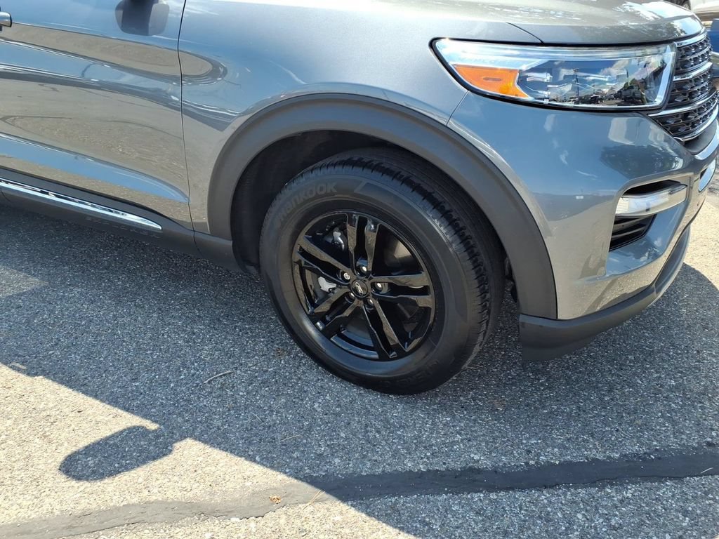 Certified 2024 Ford Explorer XLT w/ Equipment Group 202A AWD/4WD image 5