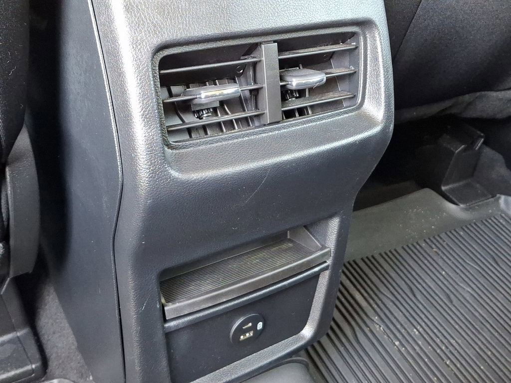 Certified 2022 Ford Edge SE w/ Black Appearance Package image 11