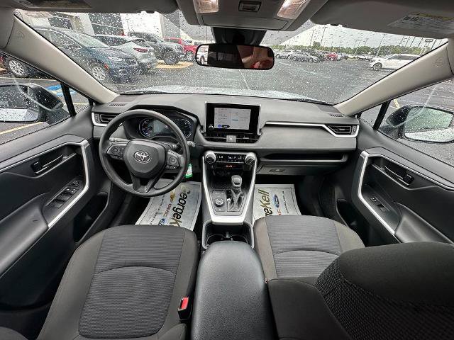 Used 2025 Toyota RAV4 LE AWD/4WD image 5