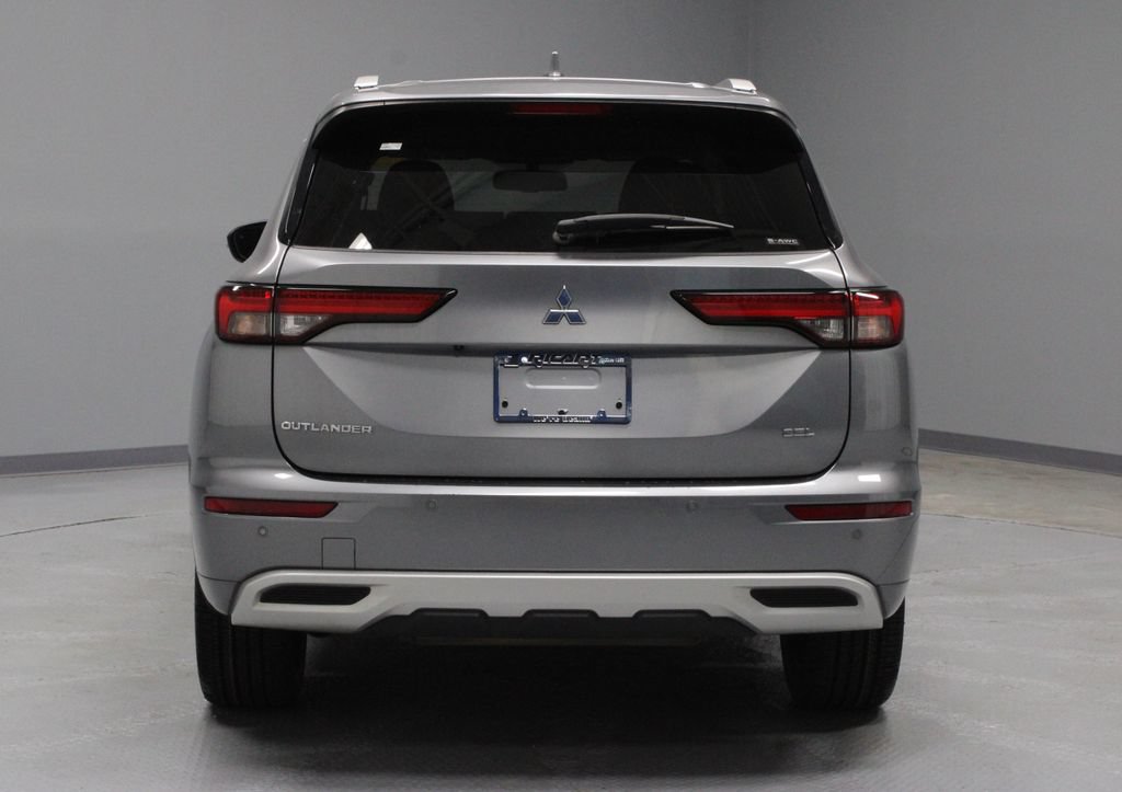 Used 2023 Mitsubishi Outlander SEL AWD/4WD image 9