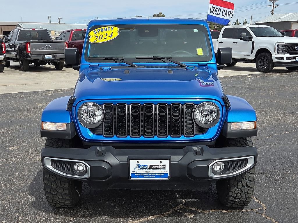 Used 2024 Jeep Gladiator Sport image 8