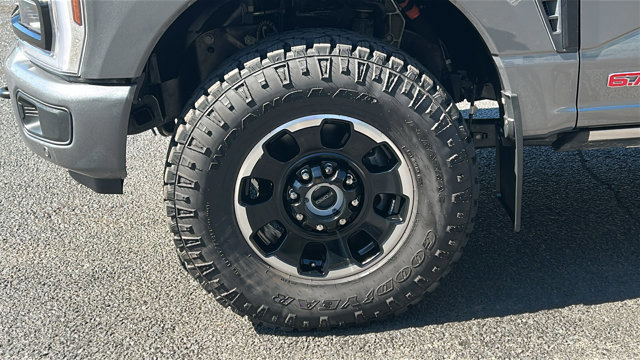 Certified 2025 Ford F250 Platinum w/ Tremor Off-Road Package AWD/4WD image 14
