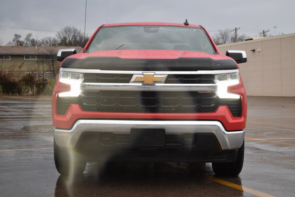 Used 2022 Chevrolet Silverado 1500 LT image 2