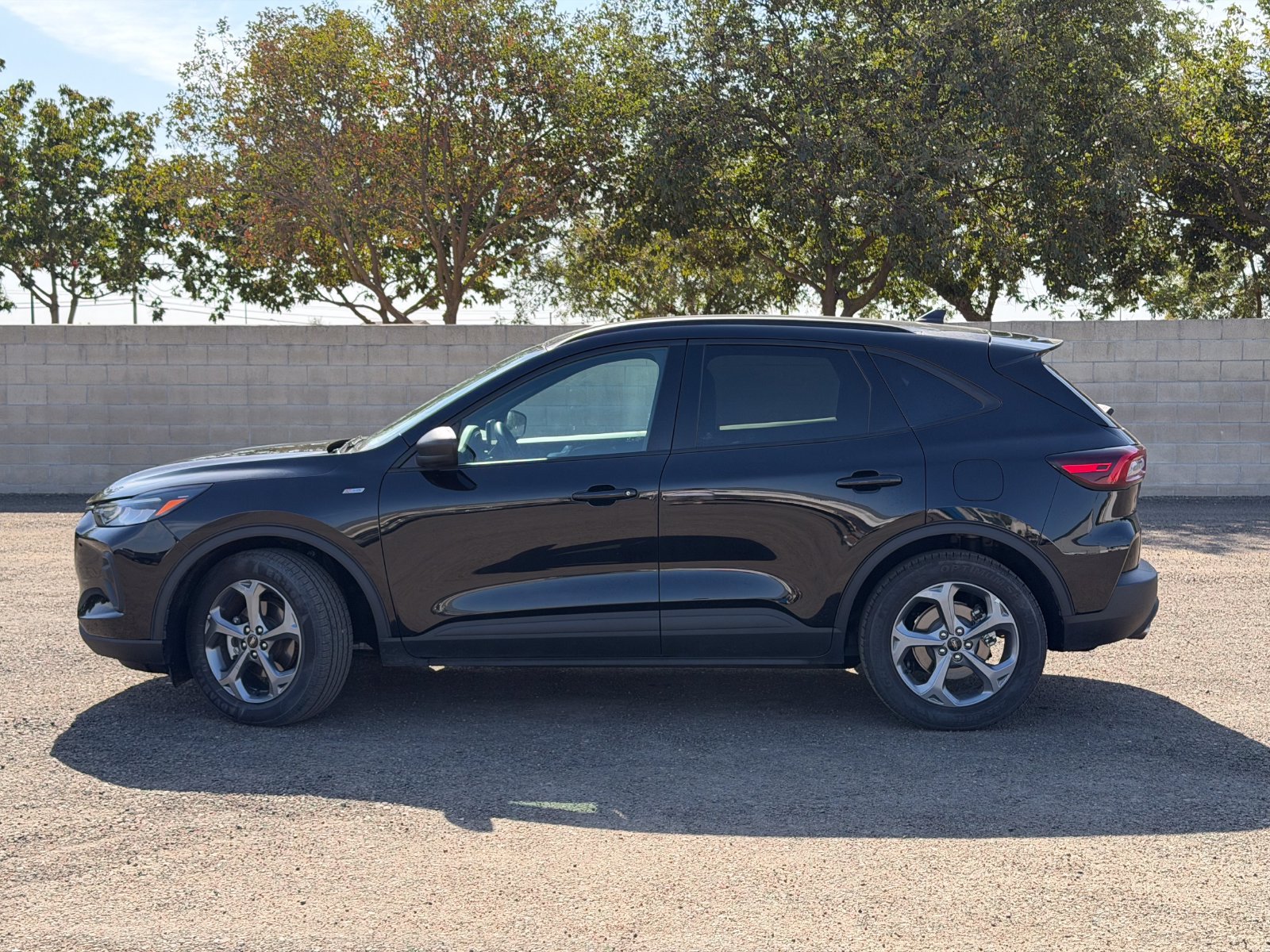 Certified 2025 Ford Escape ST-Line FWD image 8