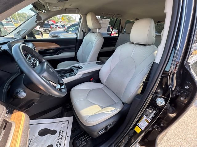 Used 2024 Toyota Grand Highlander AWD Hybrid image 12